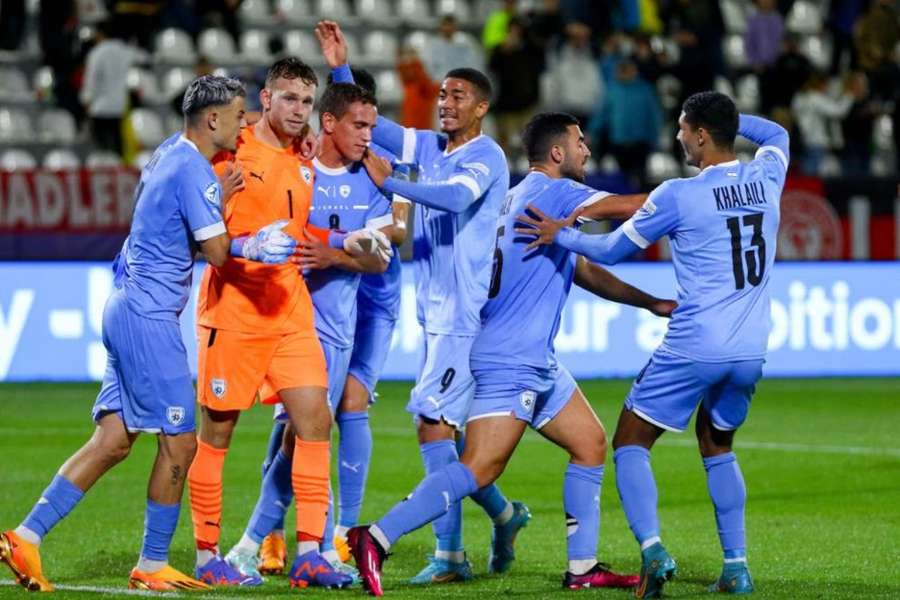 Izraelský brankář Peretz zneškodnil na úvod malého Eura dvě německé penalty.