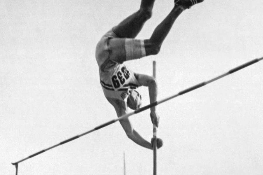 Bob Richards, bicampeão olímpico de salto com vara