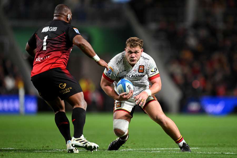 Ollie Norris carrying the ball for the Chiefs earlier this year.