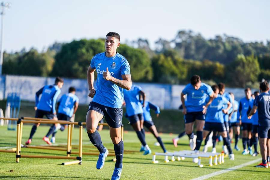 Nehuén Pérez no treino do FC Porto