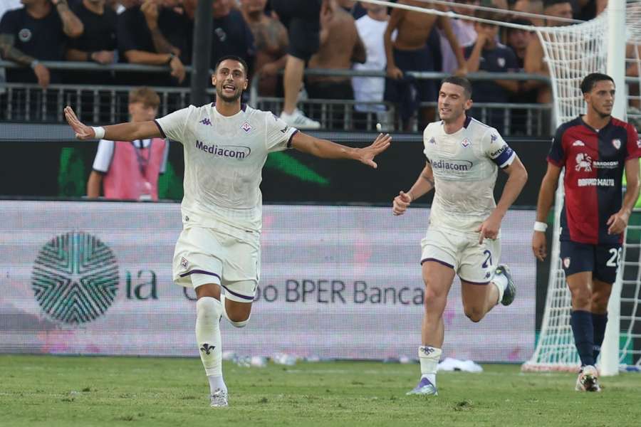 Mandragora esulta dopo il gol al Cagliari
