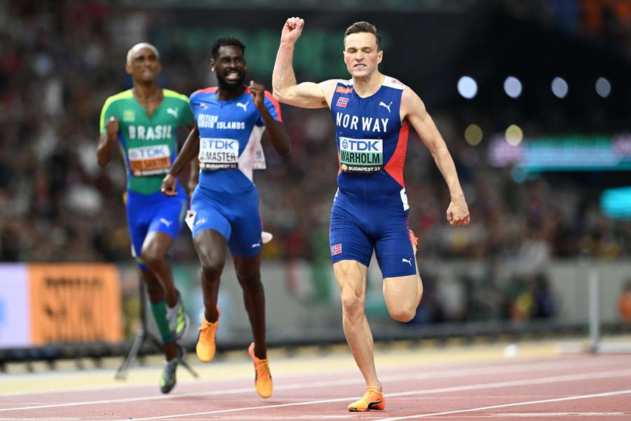 Karsten Warholm venceu seu terceiro título mundial dos 400m com barreiras