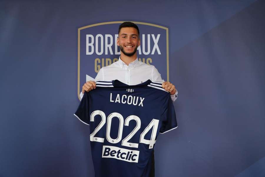 Tom Lacoux assinou contrato profissional em 2021