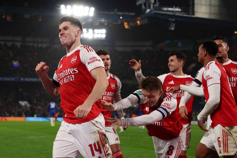 Viktor Gyökeres slaví gól v zápase s Chelsea.