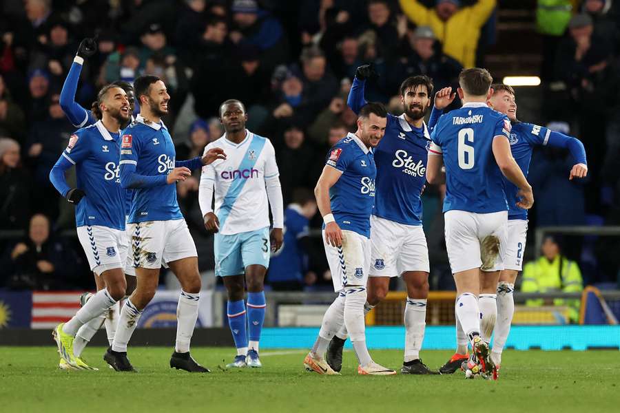 Gomes' goal saw Everton through at the expense of Crystal Palace