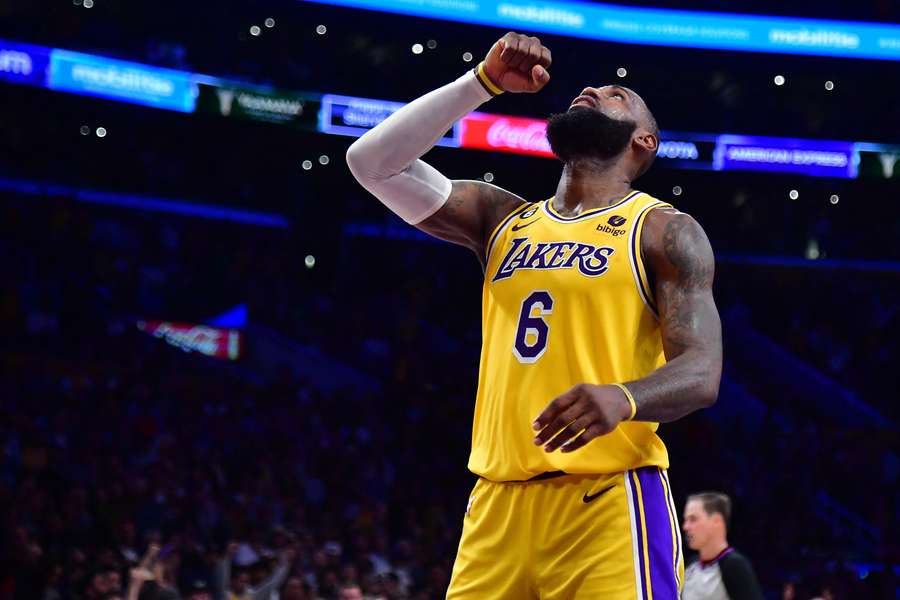 LeBron celebrates LA Lakers' win over the Timberwolves