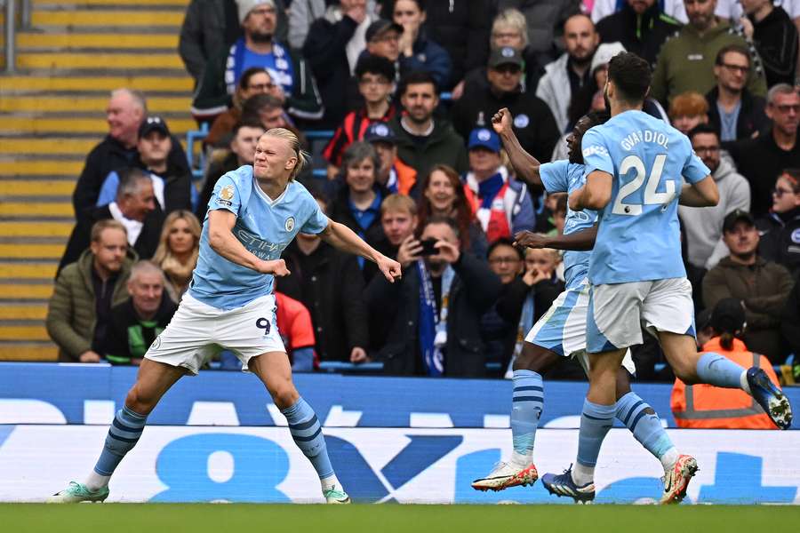 Haaland celebra gol sobre o Brighton