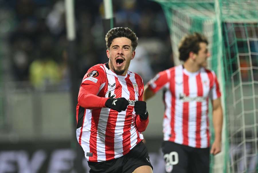 Nico Serrano celebra el gol de la victoria del Athletic