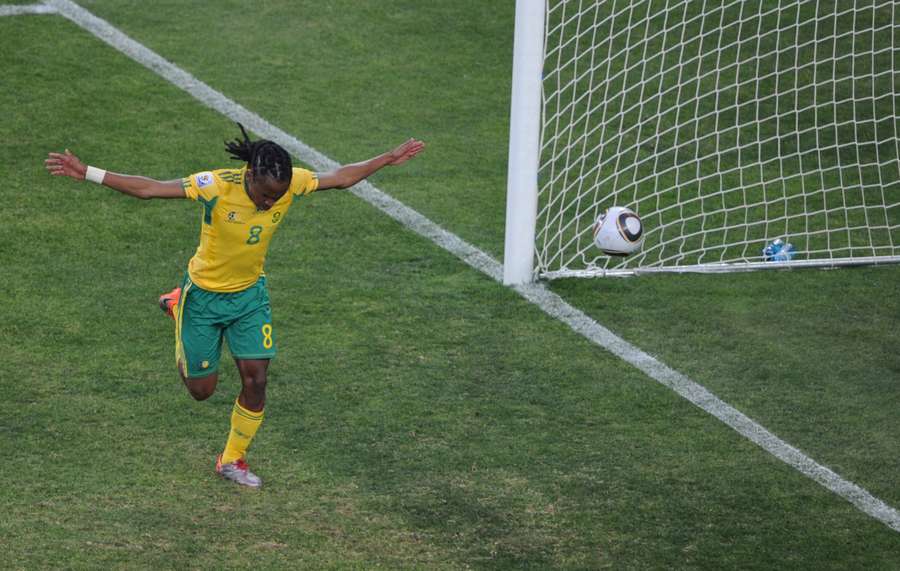 Tshabalala célébrant l'ouverture du score Tshabalala célébrant l'ouverture du score