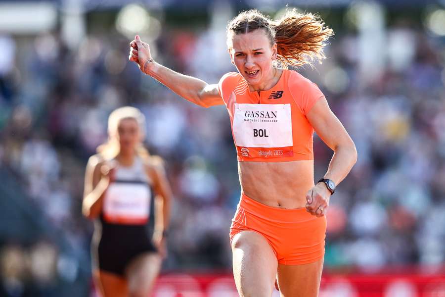 Femke Bol won overtuigend de 400 meter