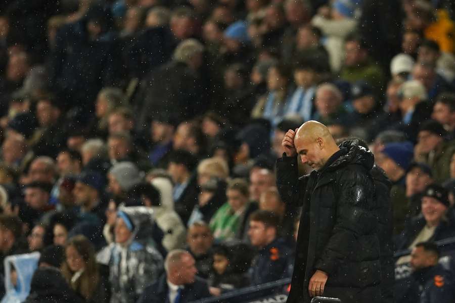 Pep Guardiola peut se gratter la tête, son équipe n'a pas su prendre les trois points aujourd'hui.