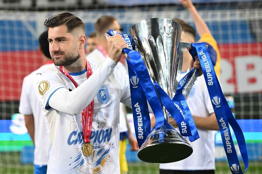 Florin Ștefan, campion al României cu Universitatea Craiova în sezonul trecut 2025/26 Florin Ștefan, campion al României cu Universitatea Craiova în sezonul trecut 2025/26