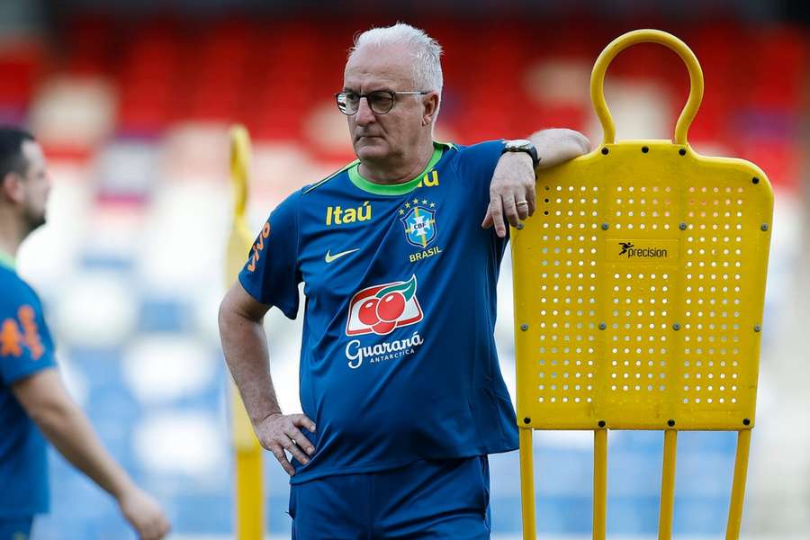 Dorival Júnior em treino da Seleção Brasileira no Mangueirão