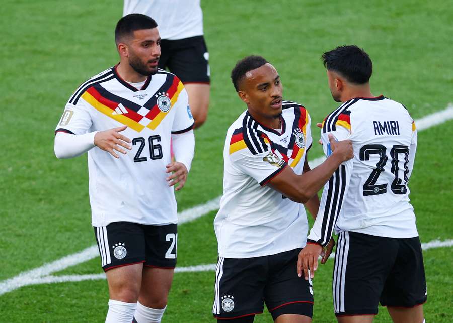 Undav, Leweling und Amiri nach dem 1:1.