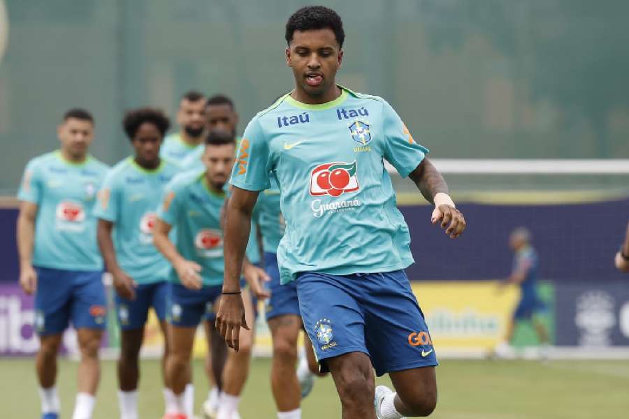 Rodrygo é o camisa 10 da Seleção Brasileira na ausência de Neymar