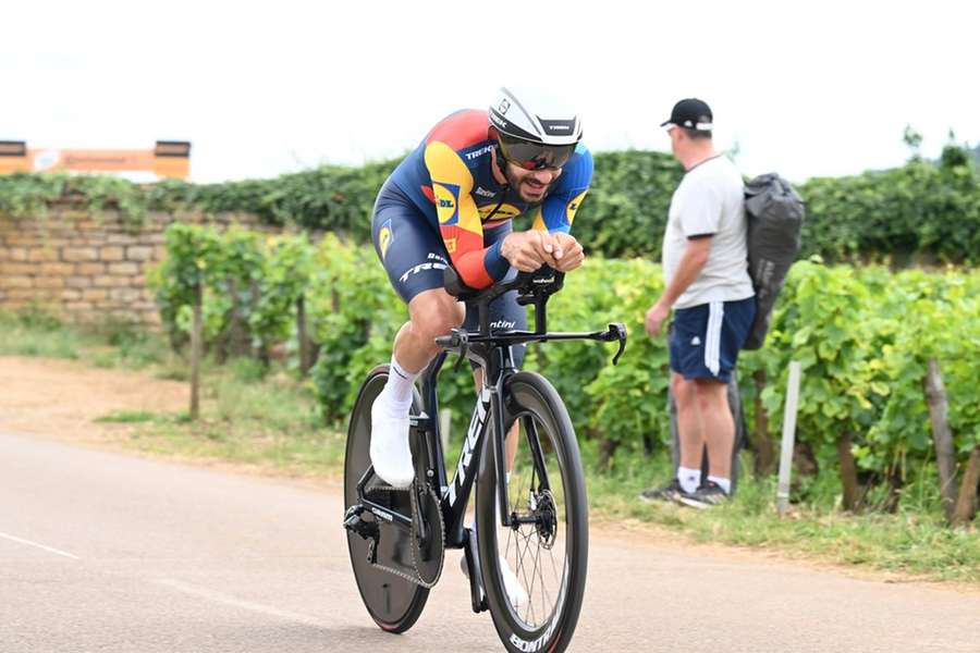 Julien Bernard onderweg in de tijdrit