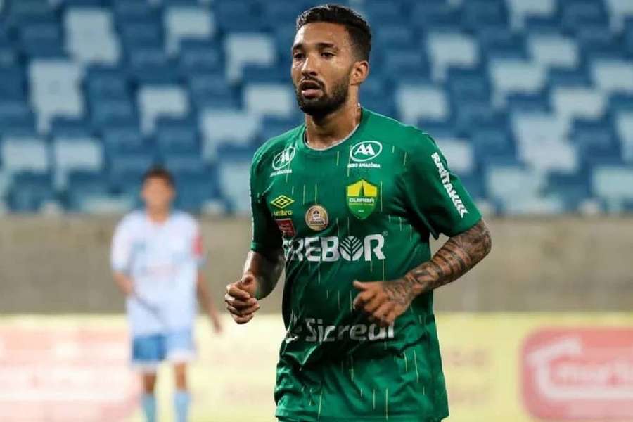 Clayson vai retornar ao Cuiabá após ter seu contrato rescindido pelo clube