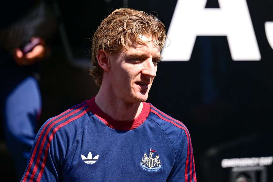 Anthony Gordon troca o Newcastle pelo Barcelona
