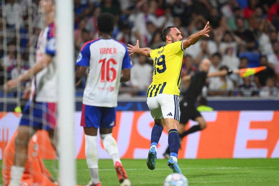 Muriqi celebrates his opener