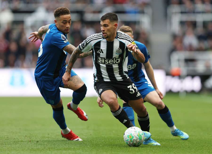 Bruno Guimarães voltou de lesão em Newcastle 1x2 Bournemouth