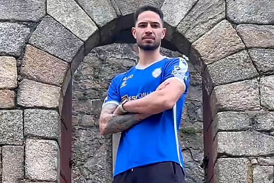 Pedro Mendes assina pelo Feirense