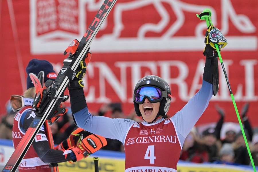 Coppa del Mondo donne: Brignone vince il gigante di Mont-Tremblant 