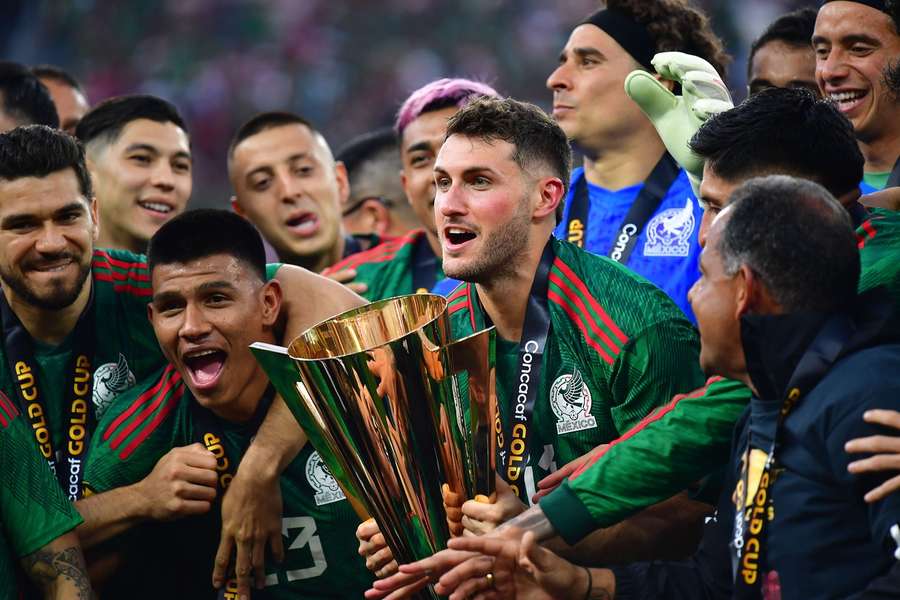Mexičané slaví triumf na Zlatém poháru.