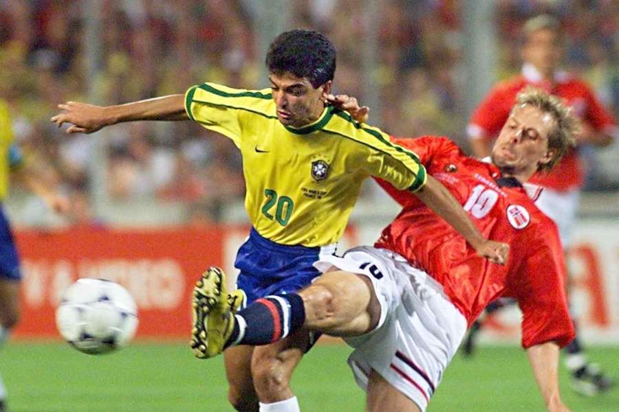 Norway's Kjetil Rekdal (R) challenges Brazil forward Bebeto during the match at the 1998 FIFA World Cup Norway's Kjetil Rekdal (R) challenges Brazil forward Bebeto during the match at the 1998 FIFA World Cup