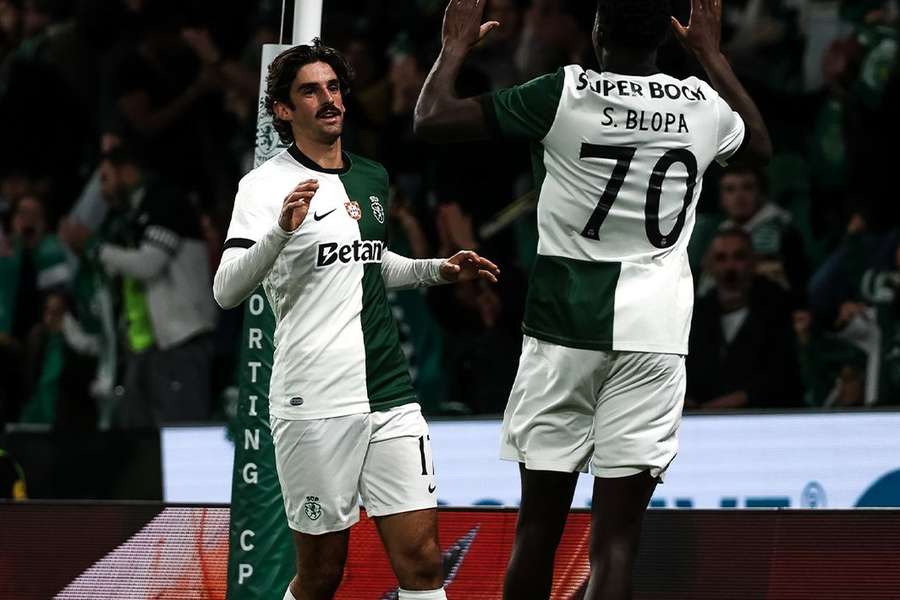 Francisco Trincão festeja com Salvador Blopa Francisco Trincão festeja com Salvador Blopa