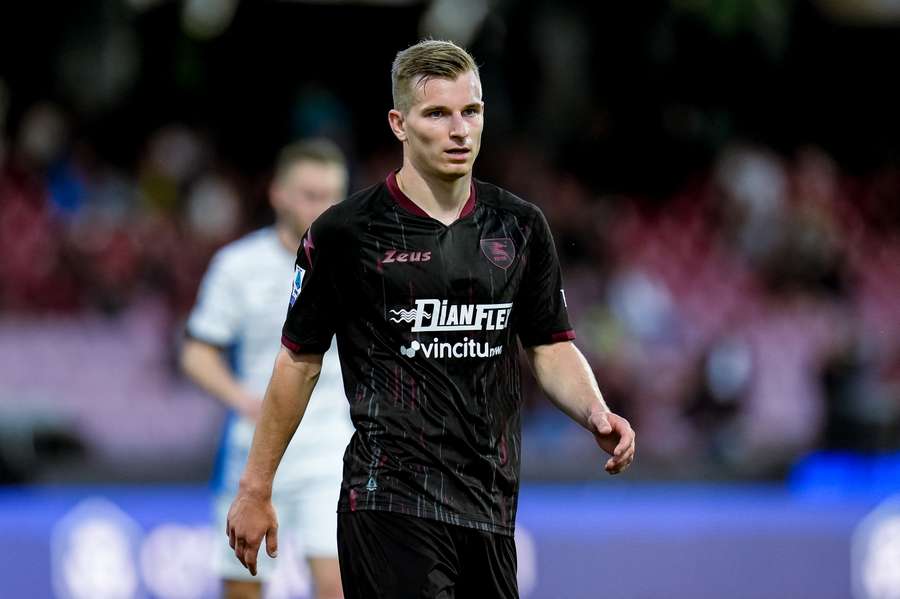 Mateusz Łęgowski w Eyupsporze. Polski pomocnik opuścił trzecioligową Salernitanę