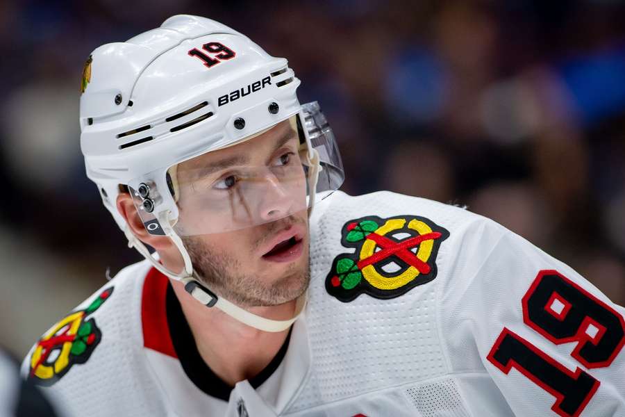 Toews se vrací do NHL.