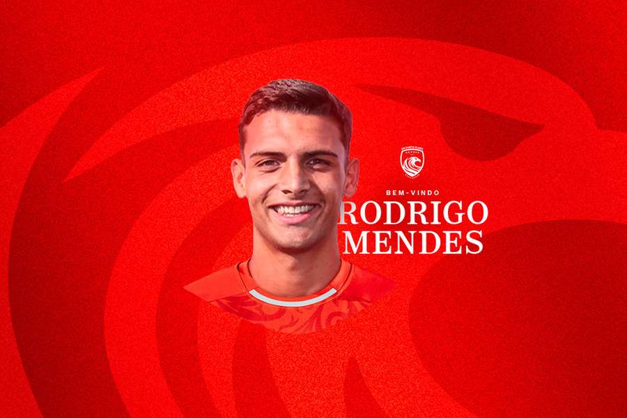Rodrigo Mendes é reforço do Santa Clara