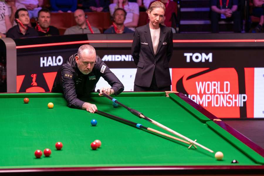 Mark Williams setzt sich dramatisch gegen Higgins durch.