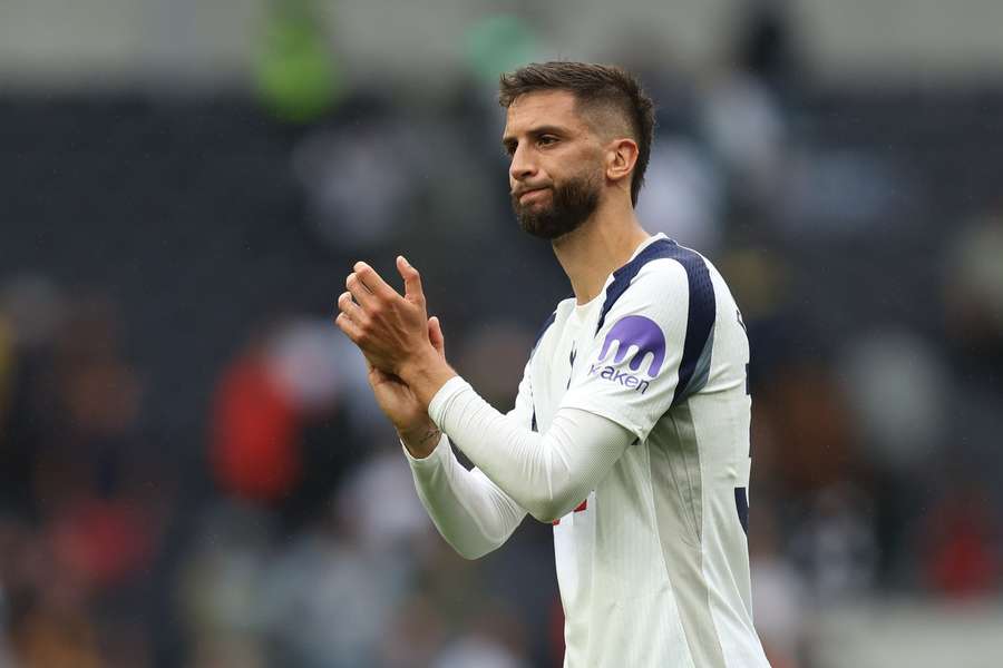 Bentancur aims to "to win more trophies" as he signs new long term deal with Tottenham Bentancur aims to "to win more trophies" as he signs new long term deal with Tottenham