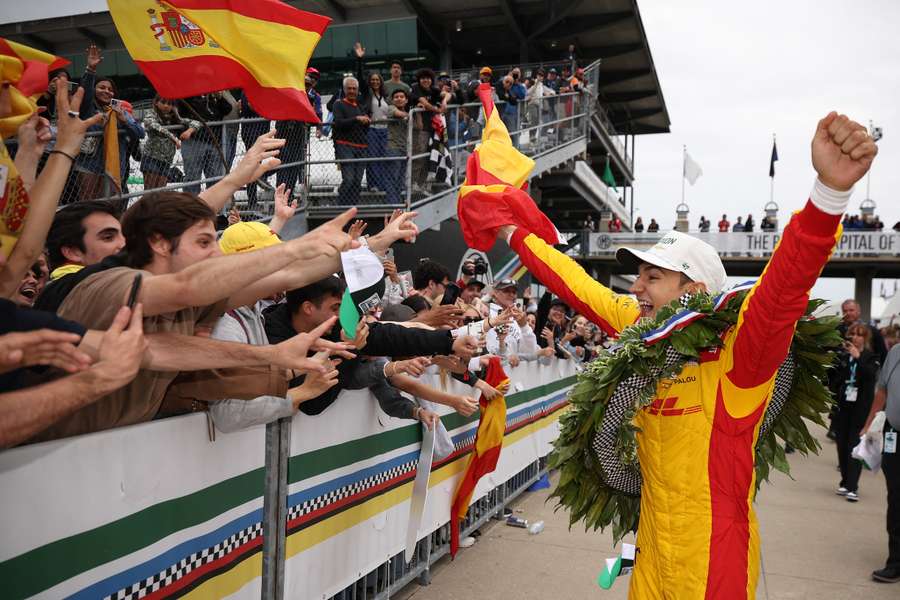 Álex Palou celebra su victoria en las 500 millas de Indianápolis