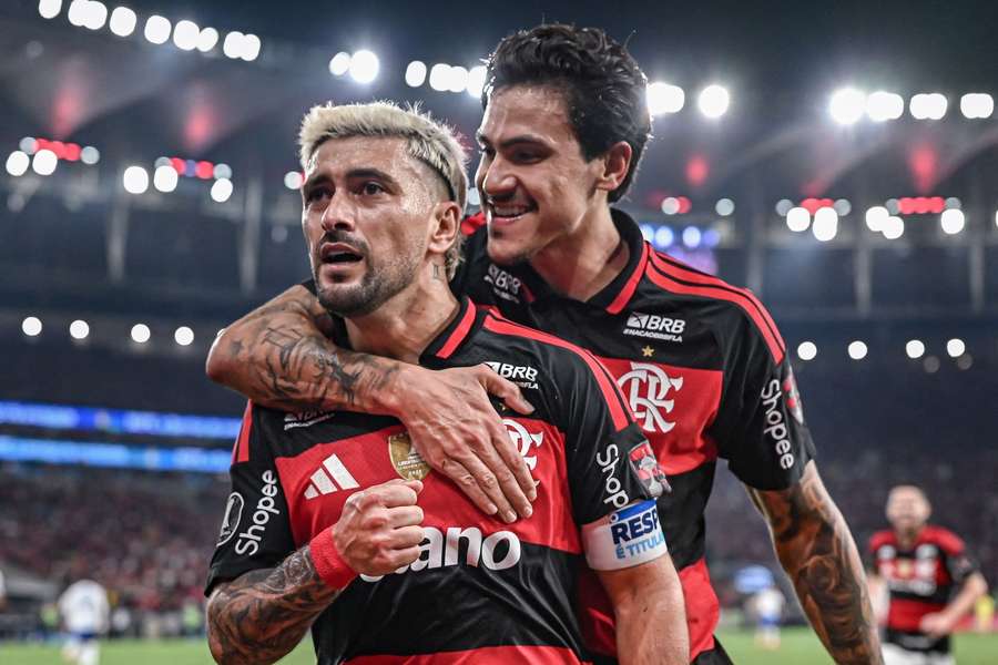 Arrascaeta abriu o marcador e Pedro deu duas assistências no Maracanã Arrascaeta abriu o marcador e Pedro deu duas assistências no Maracanã