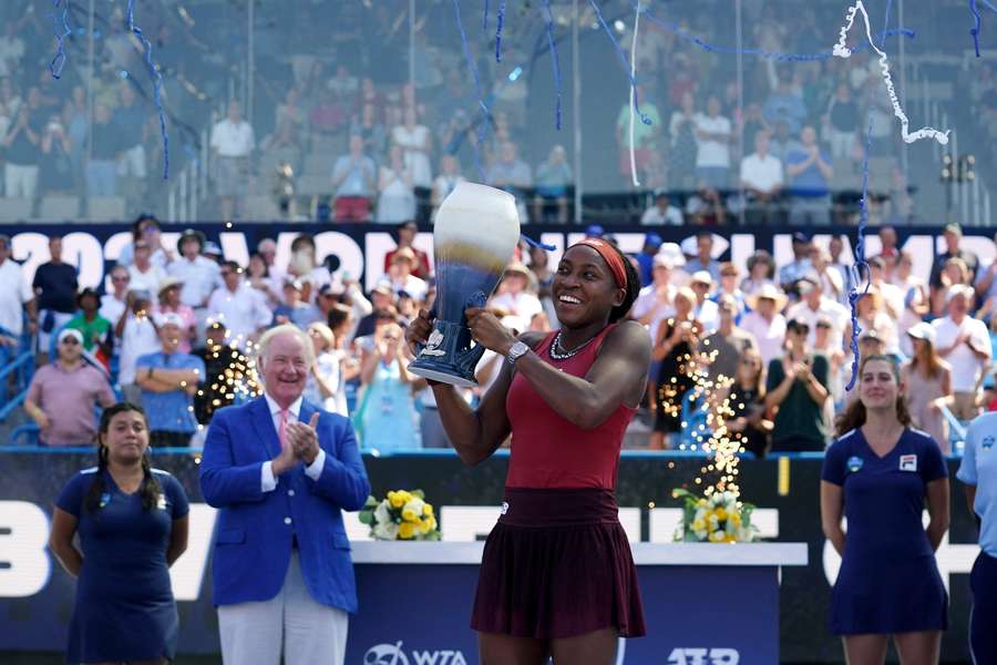 Gauff raises the Rookwood Cup after defeating Muchova