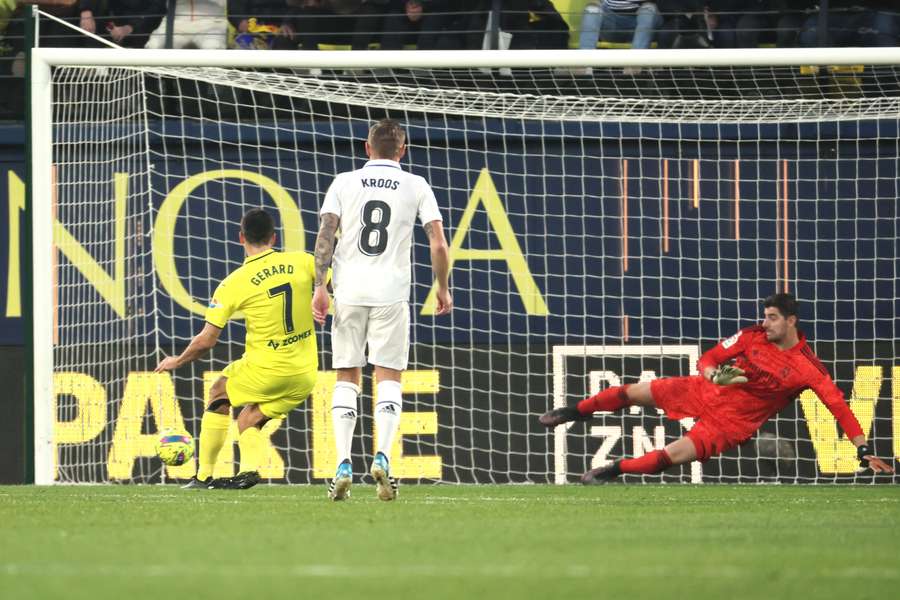 Historiske Real Madrid misser gylden mulighed. Taber ude til Villarreal.