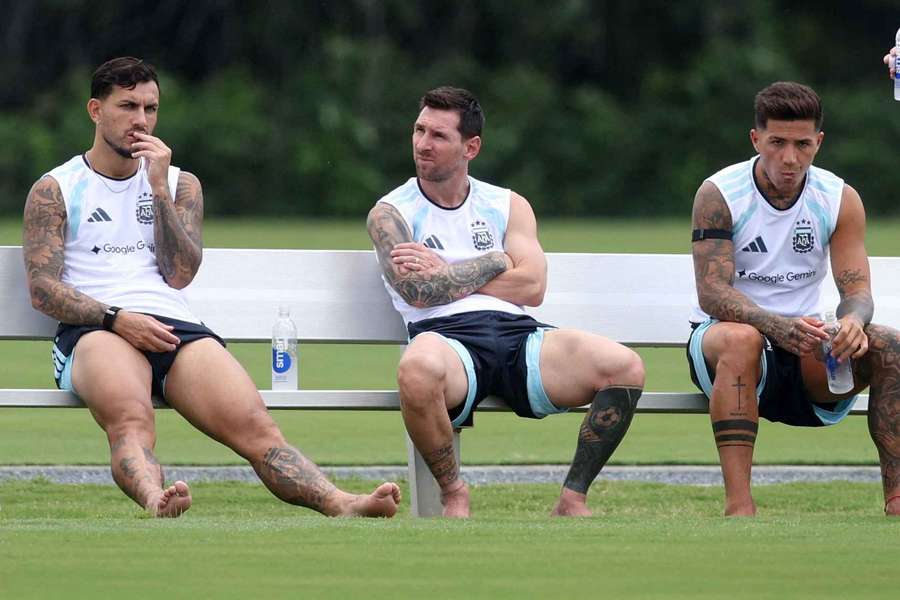 Paredes, Messi y Enzo Fernández Paredes, Messi y Enzo Fernández