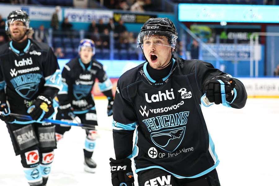 Aidan Dudas grabbed four points in Pelicans' huge win