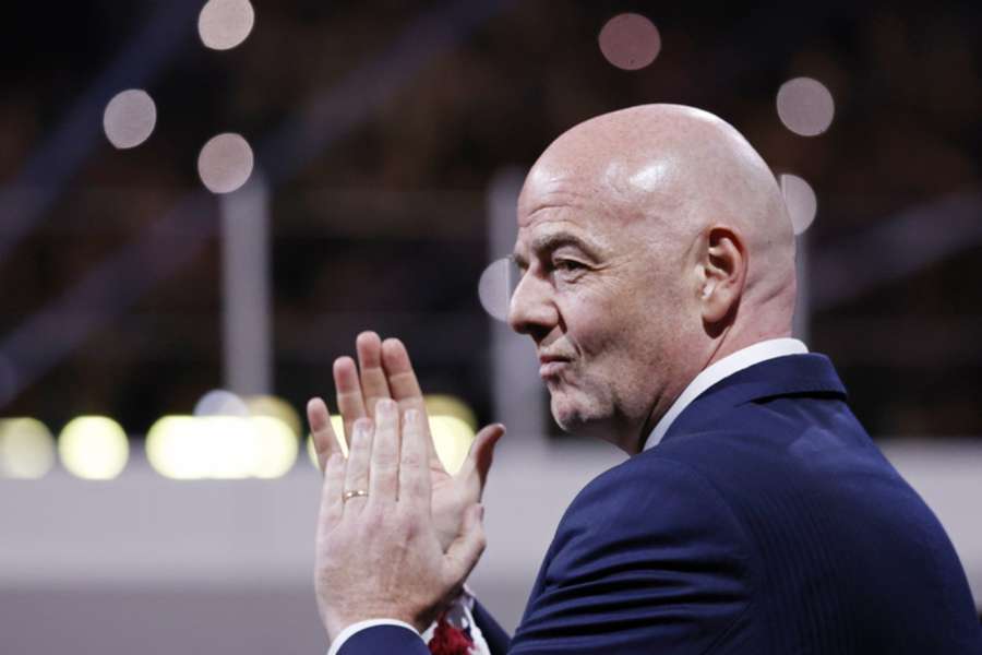 Gianni Infantino mostra apoio a Umtiti e Banda após novo caso de racismo