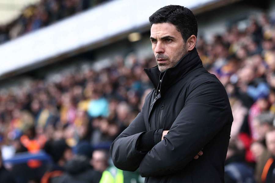 Hincapie says Arsenal's tactics are not "illegal" despite mass criticism from rival teams