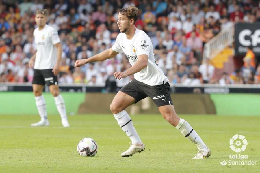 Nico aspira a ser titular en el Valencia