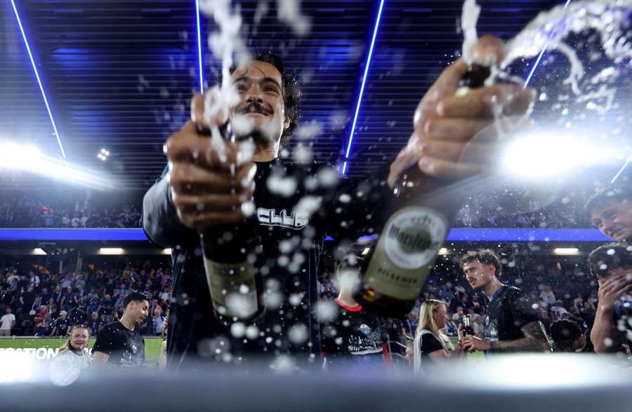 Vor wenigen Wochen feierte Baur noch den Bundesliga-Aufstieg mit Paderborn Vor wenigen Wochen feierte Baur noch den Bundesliga-Aufstieg mit Paderborn