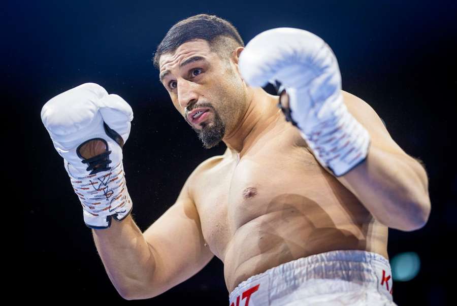 Agit Kabayel wartet auf Usyks Entscheidung.