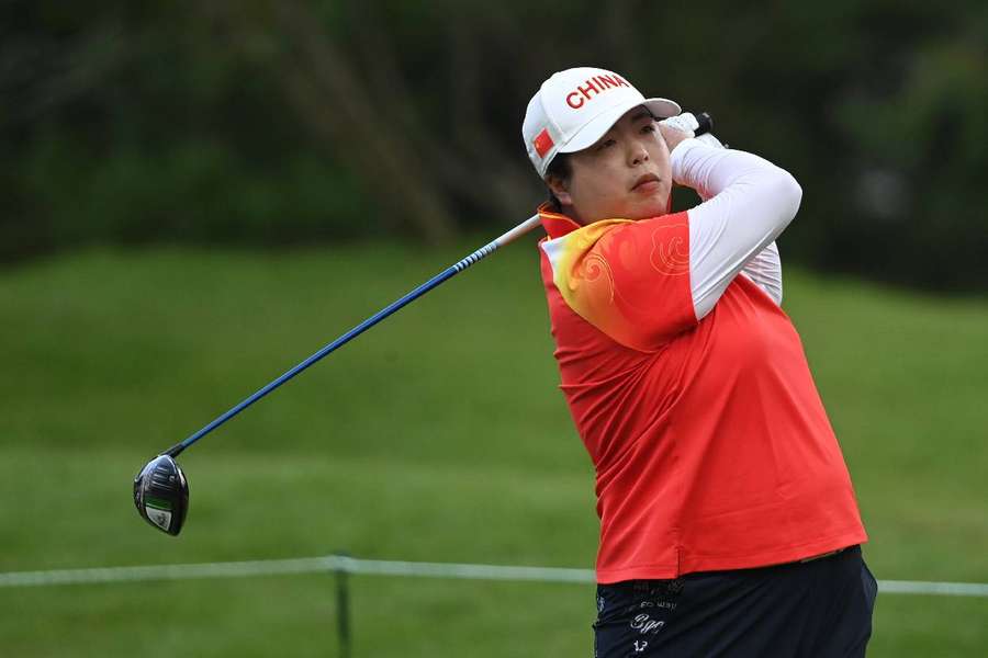 Chinese trailblazer Feng announces retirement from professional golf