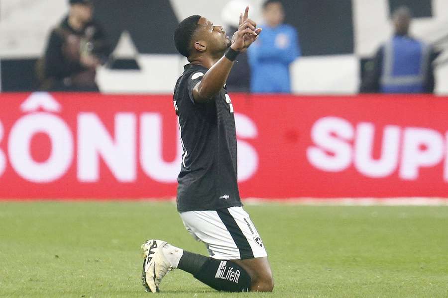 Júnior Santos comemora mais um gol na temporada 2024