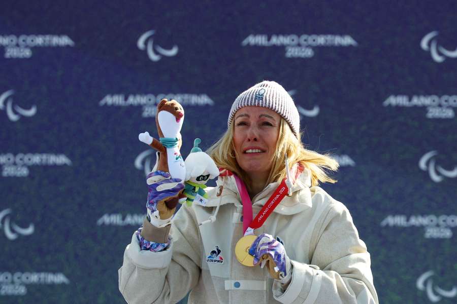 Cécile Hernandez en or en snowboard cross, premier titre français aux Jeux paralympiques