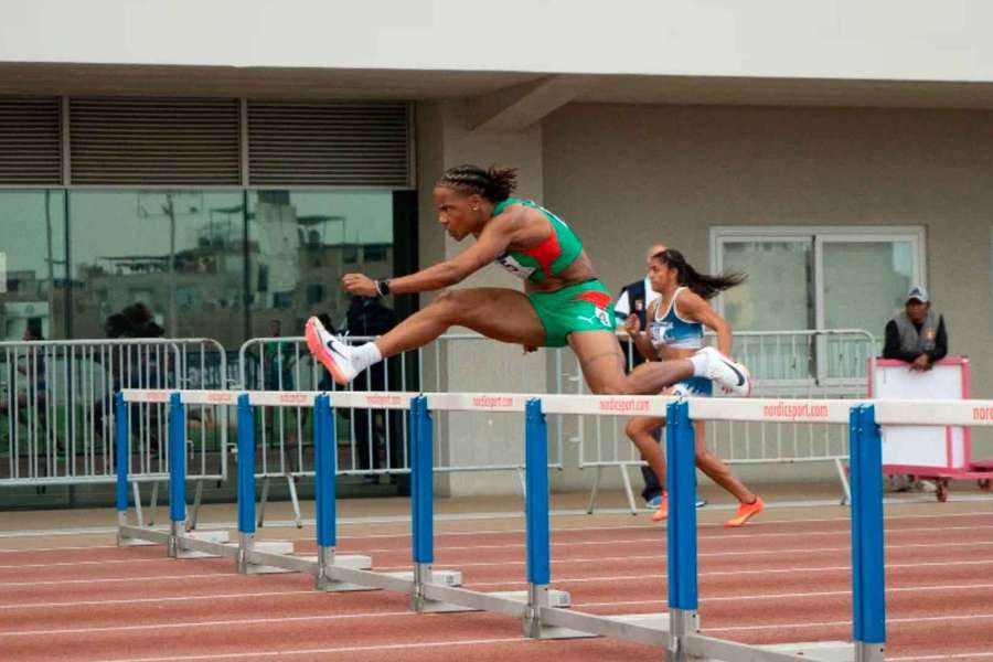 Jéssica Barreira bate recorde nacional nos 100 metros barreiras Jéssica Barreira bate recorde nacional nos 100 metros barreiras