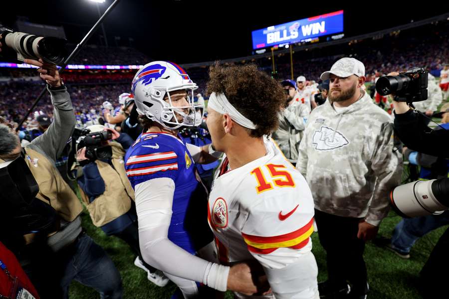 Mahomes e Allen vão enfrentar-se pela quarta vez nos play-offs da NFL.